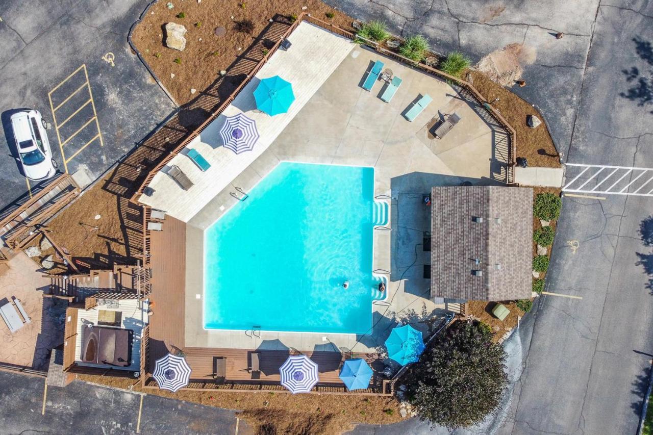 Eagle Nest Resort Pristine Dream Бренсон Екстер'єр фото